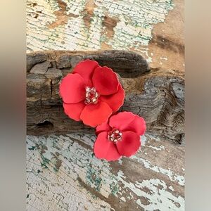 FLOWER EARRINGS 4 pairs included